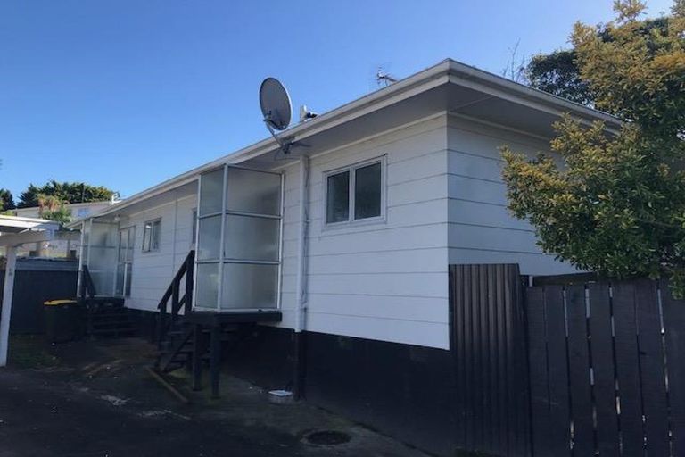 Photo of property in 1/50 Moncrieff Avenue, Clendon Park, Auckland, 2103