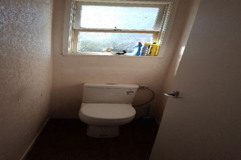 Photo of property in 4 Cypress Place, Sunnynook, Auckland, 0620