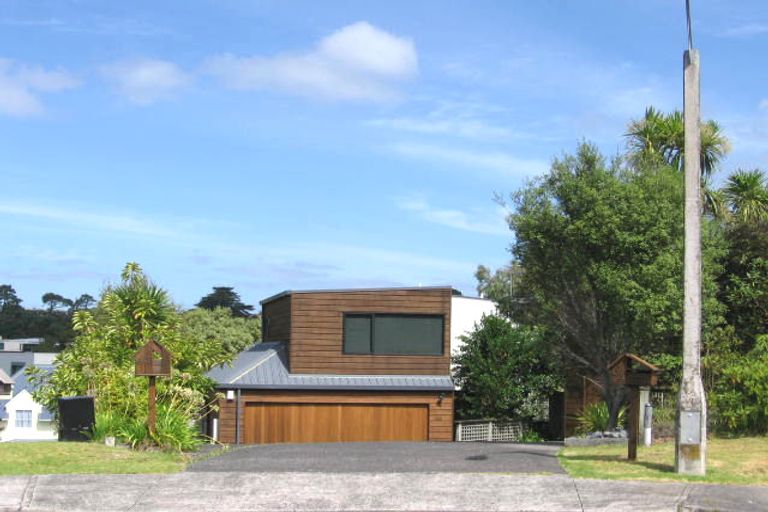 Photo of property in 2/64 Centorian Drive, Windsor Park, Auckland, 0632