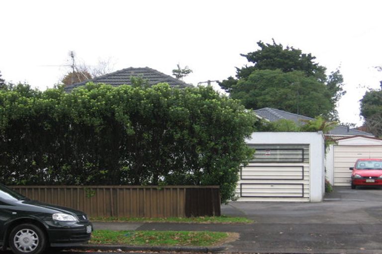Photo of property in 2/12 Lupton Road, Manurewa, Auckland, 2102