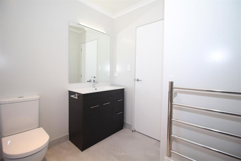 Photo of property in 21 Kaurinui Crescent, One Tree Point, 0118