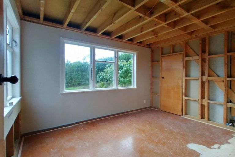 Photo of property in 33 Castor Crescent, Cannons Creek, Porirua, 5024