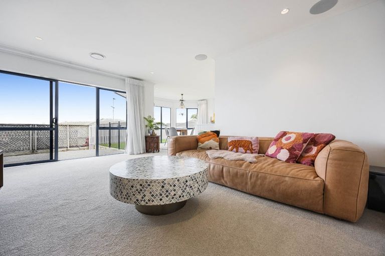 Photo of property in 36 Kath Hopper Drive, Orewa, 0931