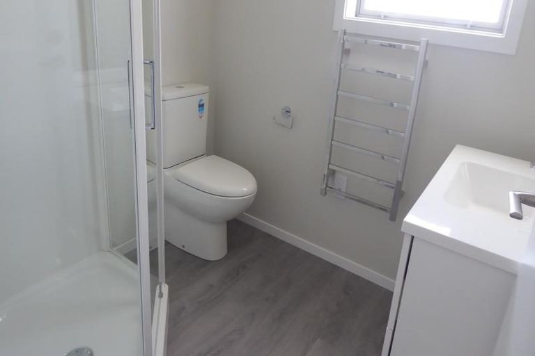 Photo of property in 20c Chetwode Grove, Newlands, Wellington, 6037