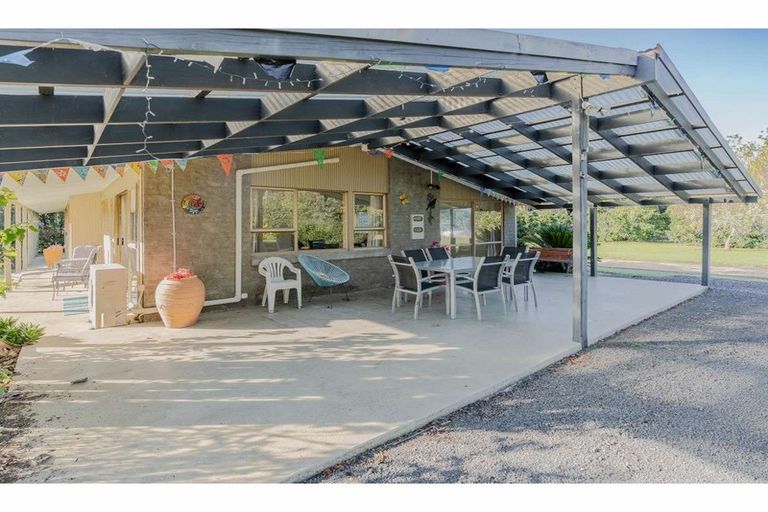 Photo of property in 11 Riverview Road, Kerikeri, 0230