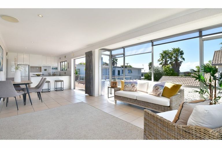 Photo of property in 1017 Whangaparaoa Road, Tindalls Beach, Whangaparaoa, 0930