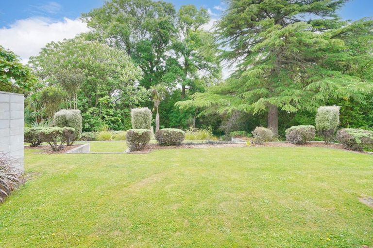 Photo of property in 11 Athol Terrace, Upper Riccarton, Christchurch, 8041