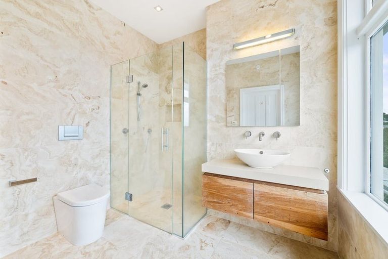 Photo of property in 8 Central Terrace, Kelburn, Wellington, 6012