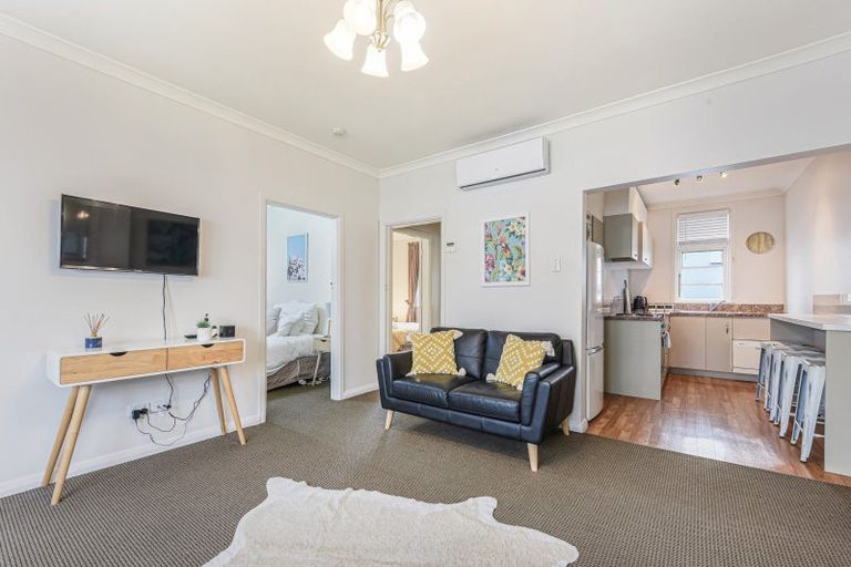 Photo of property in 11-19 Wellington Street, Picton, 7220