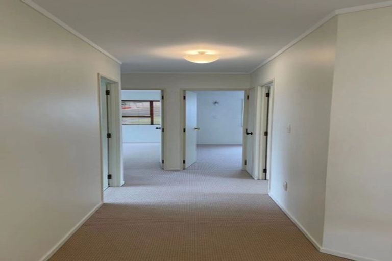 Photo of property in 30 Westpark Drive, West Harbour, Auckland, 0618