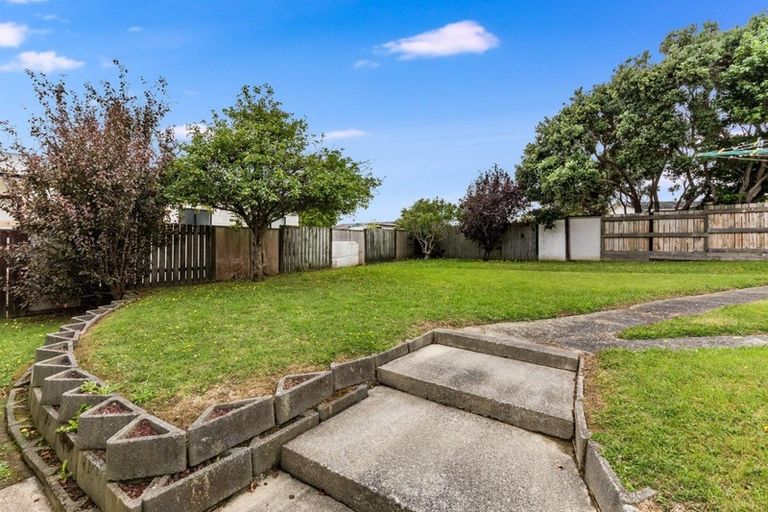 Photo of property in 94 Omapere Street, Whitby, Porirua, 5024
