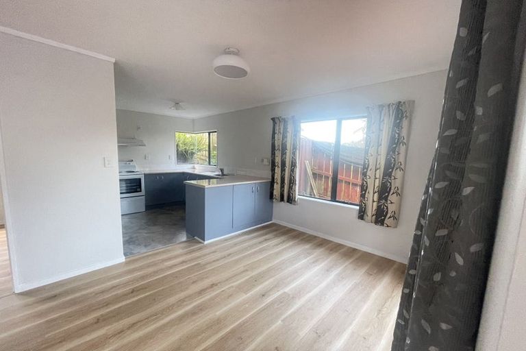 Photo of property in 63a Harmel Road, Glendene, Auckland, 0602