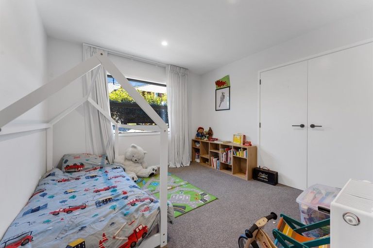 Photo of property in 18 Kotare Drive, Waiwhakaiho, New Plymouth, 4312