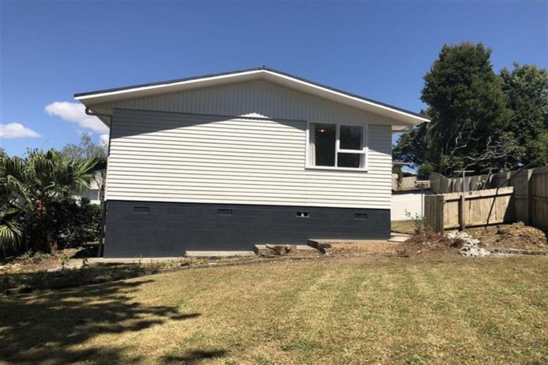 Photo of property in 30 Leaver Place, Weymouth, Auckland, 2103