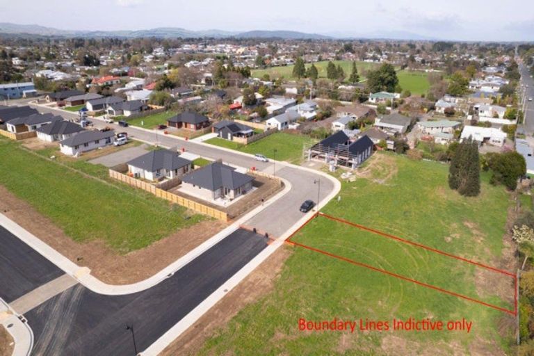 Photo of property in 23 Kakariki Crescent, Carterton, 5713