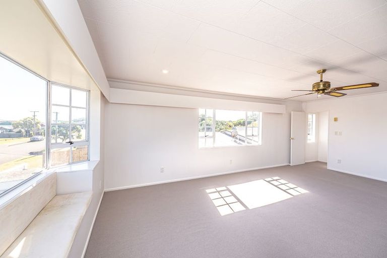 Photo of property in 156 Karaka Street, Castlecliff, Whanganui, 4501