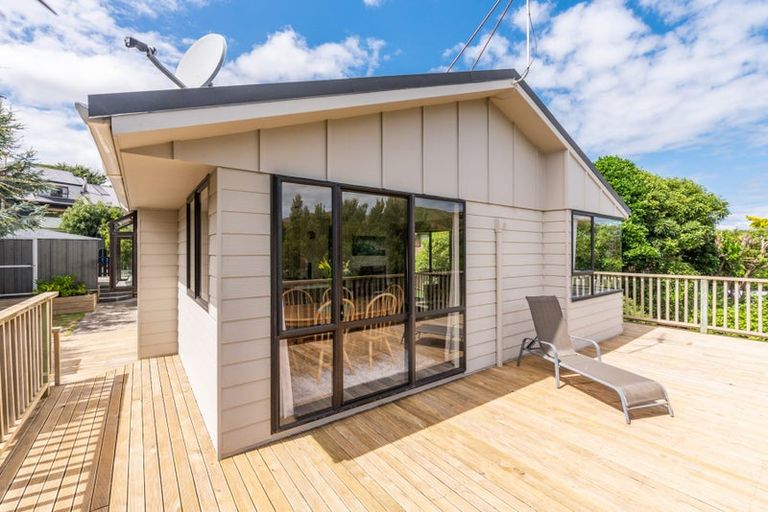 Photo of property in 15 Puketai Place, Pukerua Bay, 5026