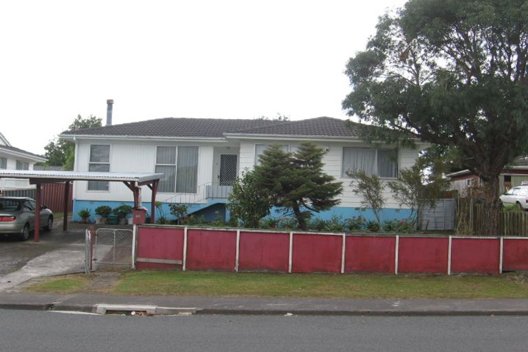 Photo of property in 13 Kelman Road, Kelston, Auckland, 0602