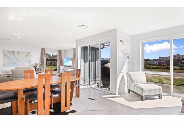 Photo of property in 1 Tara Crescent, Woodend, 7610