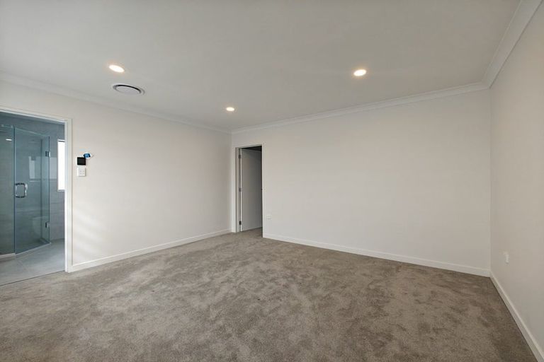 Photo of property in 70 Michael Bosher Way, Flat Bush, Auckland, 2019