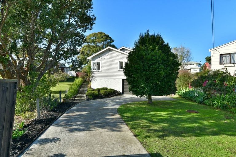 Photo of property in 2/911 Whangaparaoa Road, Manly, Whangaparaoa, 0930