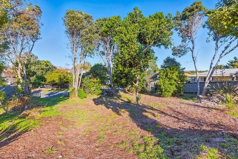 Photo of property in 53 Queens Road, Waikanae Beach, Waikanae, 5036