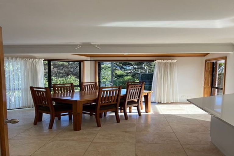 Photo of property in 9 Poaka Place, Beach Haven, Auckland, 0626