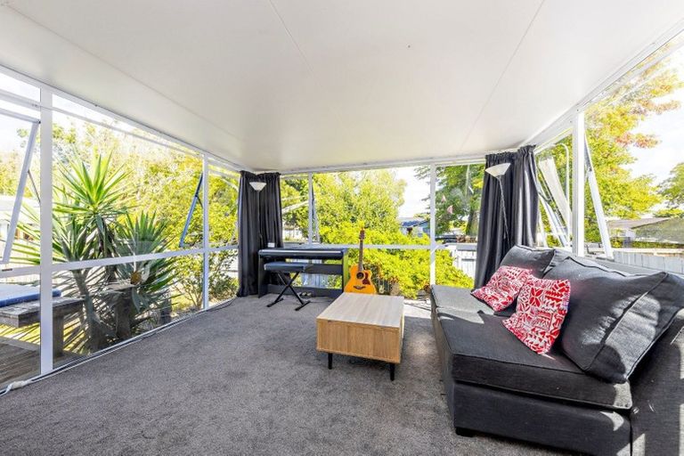 Photo of property in 22 Chrisarda Place, Red Hill, Papakura, 2110