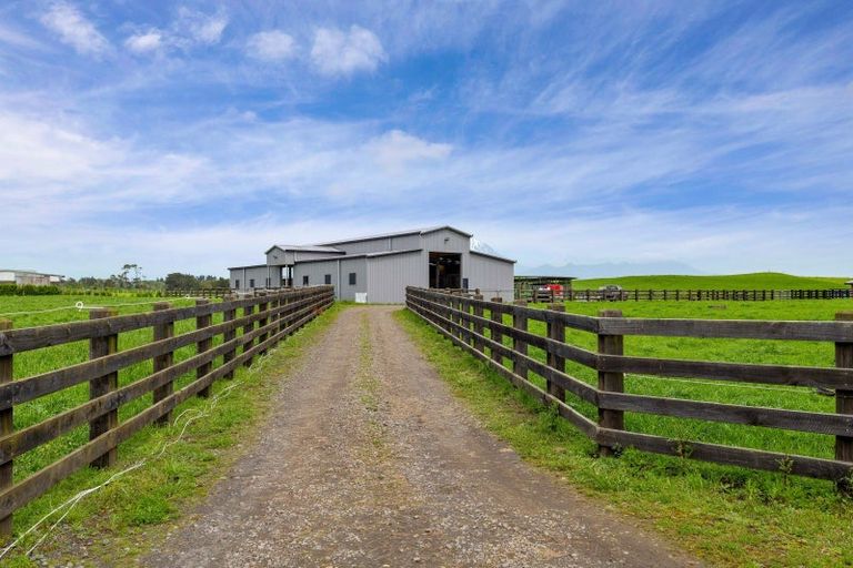 Photo of property in 312 Corbett Road, Paraite, New Plymouth, 4373