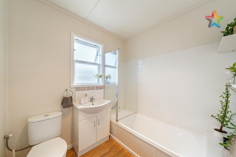 Photo of property in 145a Stokes Valley Road, Stokes Valley, Lower Hutt, 5019