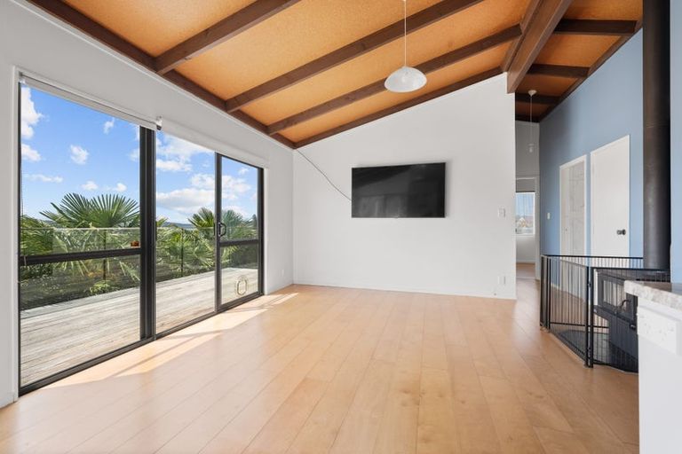 Photo of property in 28 Mariner Cove Road, Tinopai, 0593