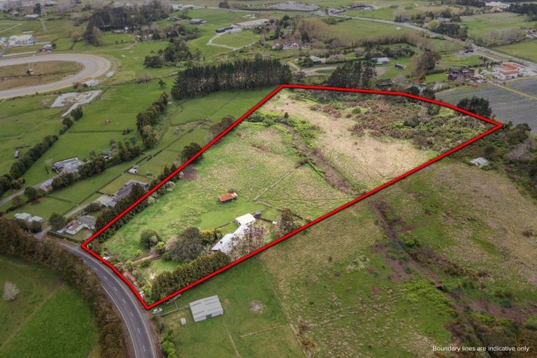 Photo of property in 276 Boord Crescent, Kumeu, 0891