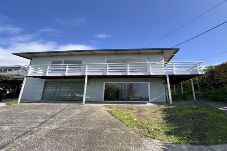 Photo of property in 8 Beacon Avenue, Campbells Bay, Auckland, 0630