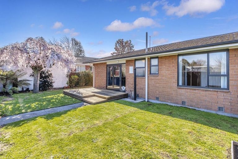 Photo of property in 2/205 Matsons Avenue, Papanui, Christchurch, 8053