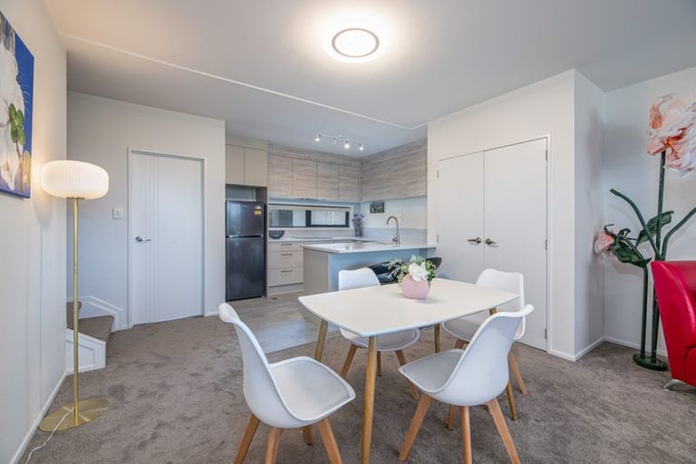 Photo of property in 6/43b Waimumu Road, Massey, Auckland, 0614