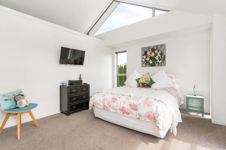 Photo of property in 4 Leabridge Mews, Harewood, Christchurch, 8051