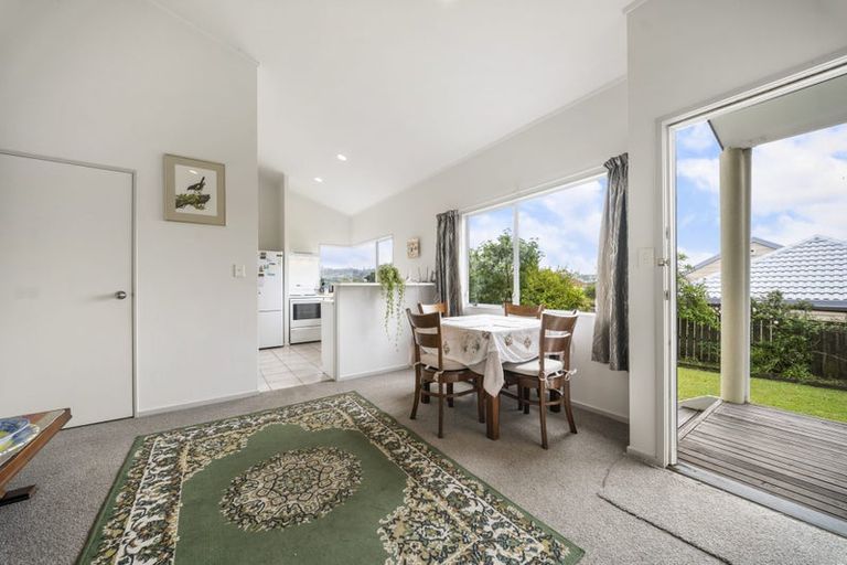 Photo of property in 2 Davern Lane, New Lynn, Auckland, 0600