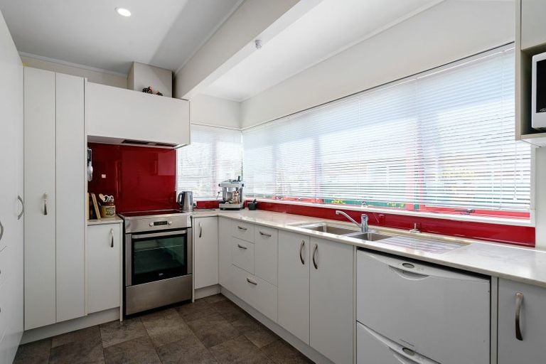 Photo of property in 1 Longfellow Street, Leamington, Cambridge, 3432