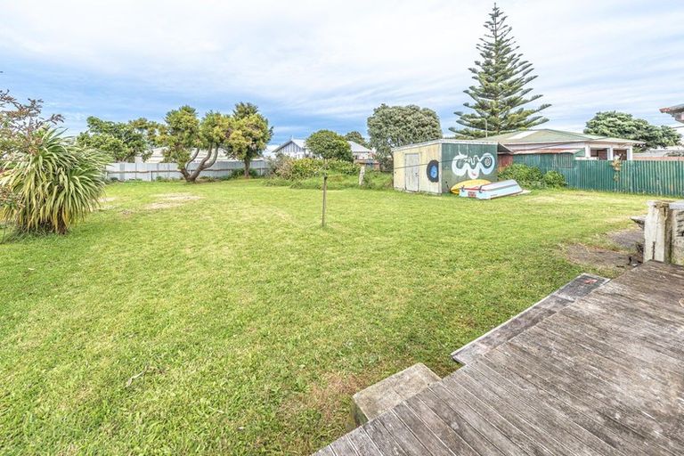 Photo of property in 213 Puriri Street, Castlecliff, Whanganui, 4501
