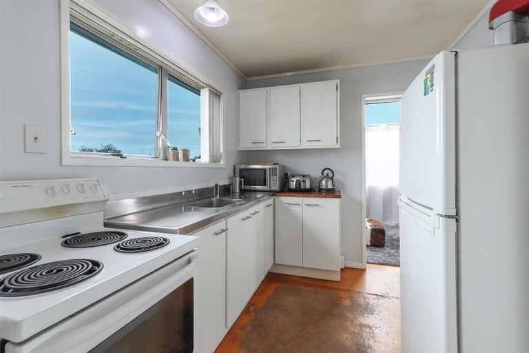 Photo of property in 30 Rewarewa Street, Owhata, Rotorua, 3010