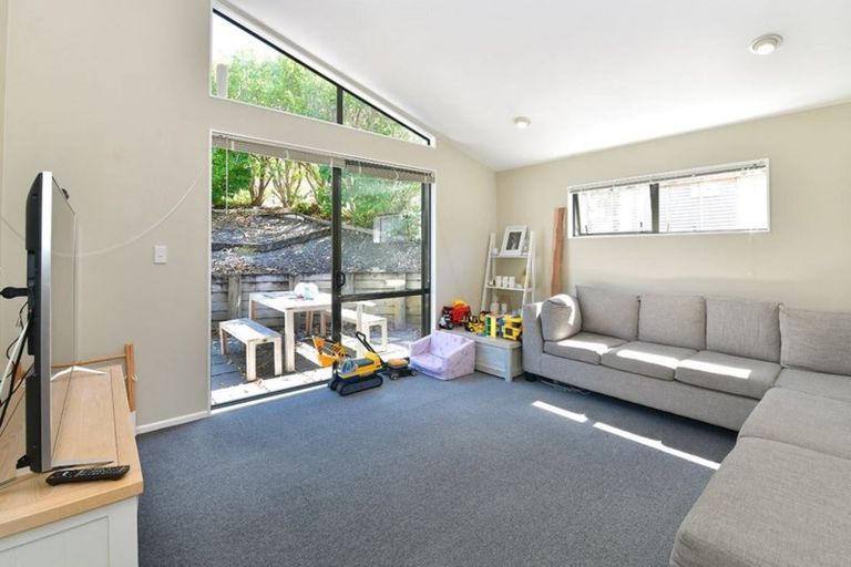 Photo of property in 88d Brian Crescent, Stanmore Bay, Whangaparaoa, 0932
