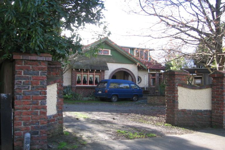 Photo of property in 359 Featherston Street, Palmerston North, 4414