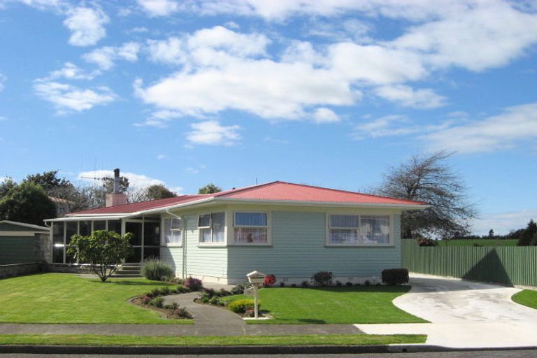 Photo of property in 19 Kennedy Drive, Levin, 5510