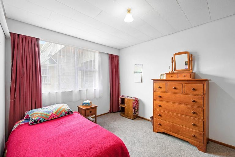 Photo of property in 341 Devon Street West, New Plymouth, 4310