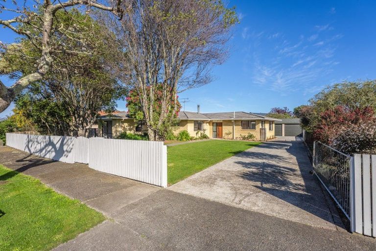 Photo of property in 3 Renata Road, Otaki, 5512
