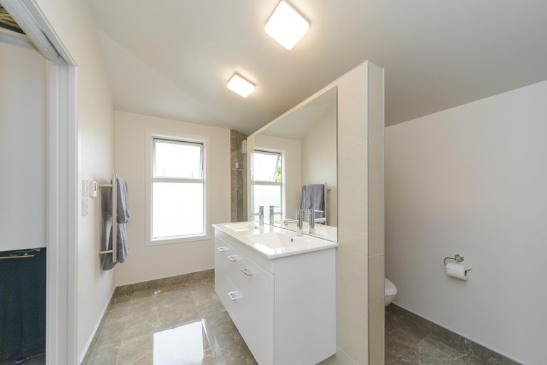 Photo of property in 10a Rangitane Street, Palmerston North, 4414