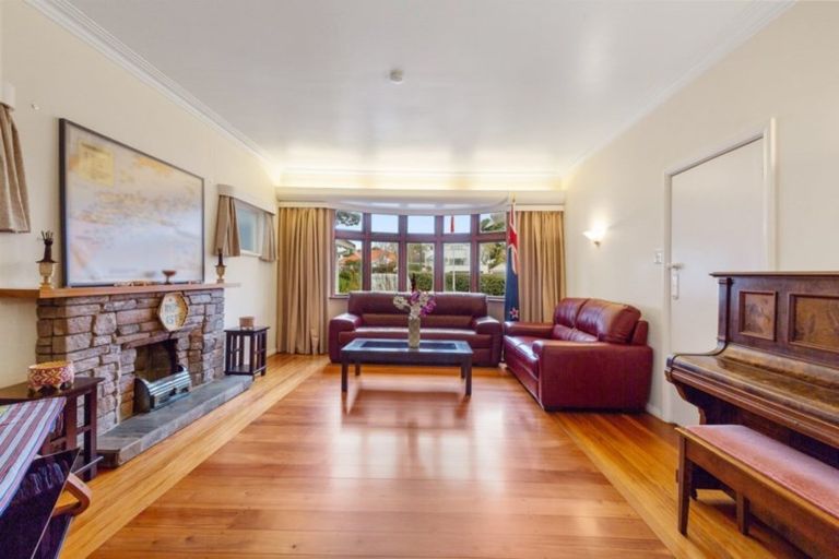 Photo of property in 52 Homewood Avenue, Karori, Wellington, 6012