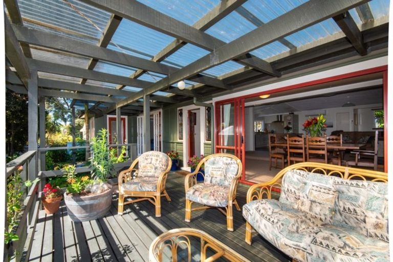 Photo of property in 24 Wellwood Terrace, Te Awanga, 4102