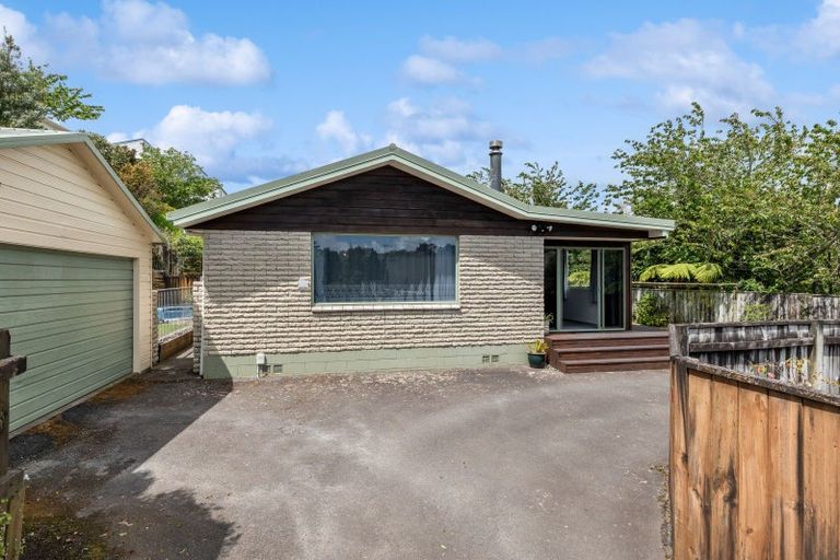 Photo of property in 92a Heta Road, Highlands Park, New Plymouth, 4312