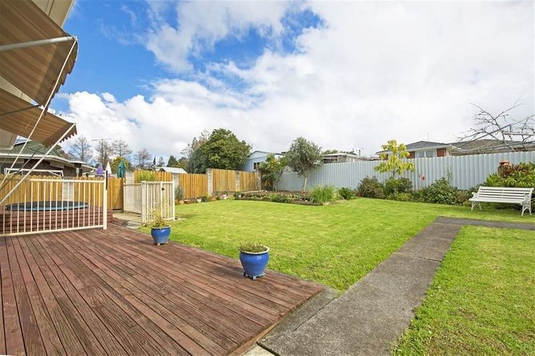 Photo of property in 63 Beechdale Crescent, Pakuranga Heights, Auckland, 2010